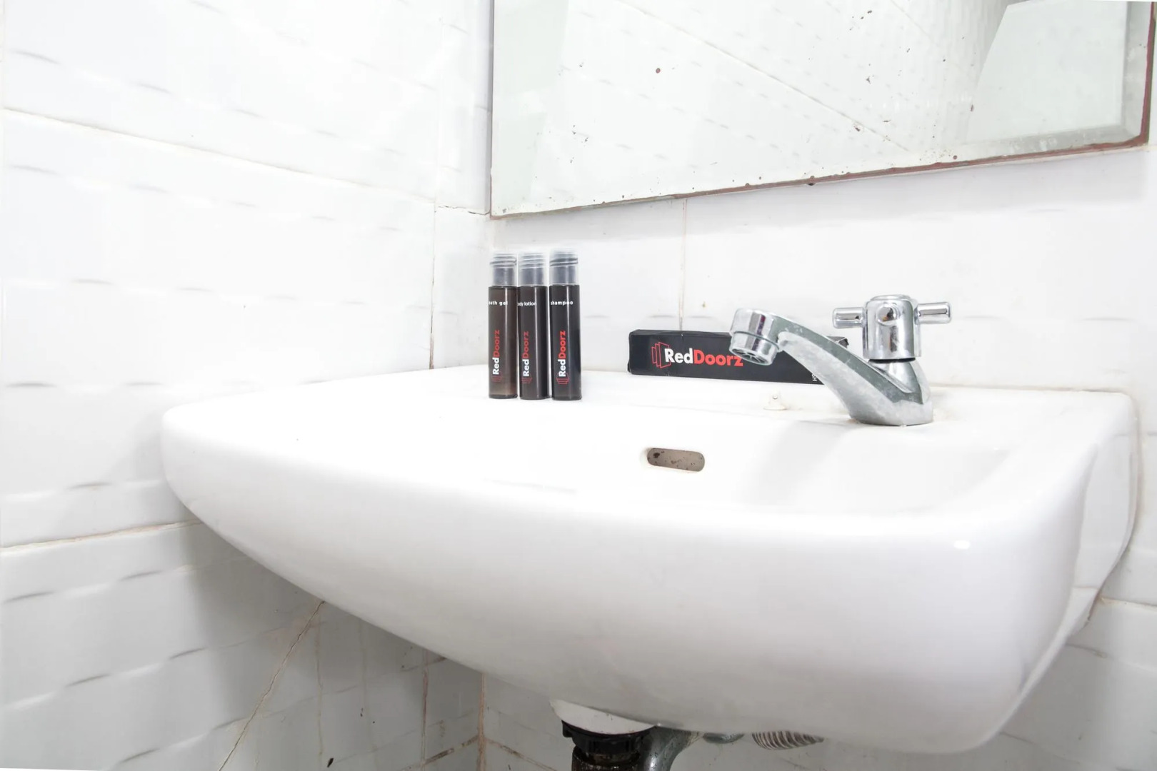 RedDoorz near Juanda International Airport