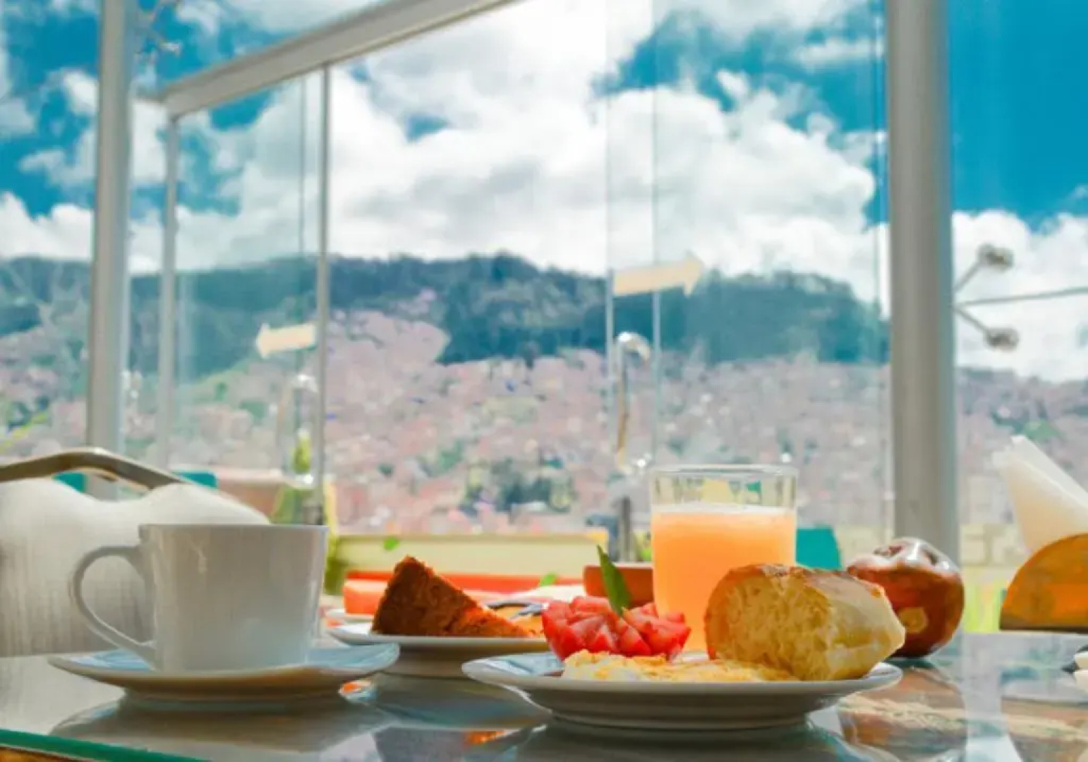 Las Brisas Centro Hotel