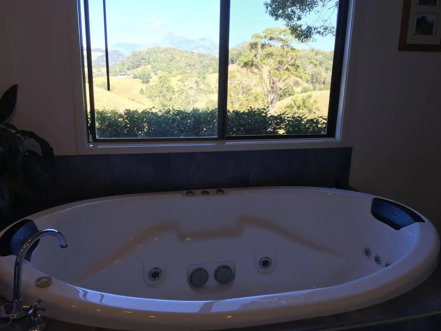 Hillcrest Mountain View Retreat