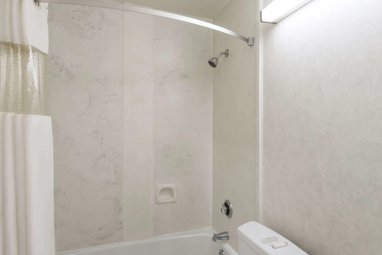 Howard Johnson by Wyndham Hartford South – Rocky Hill