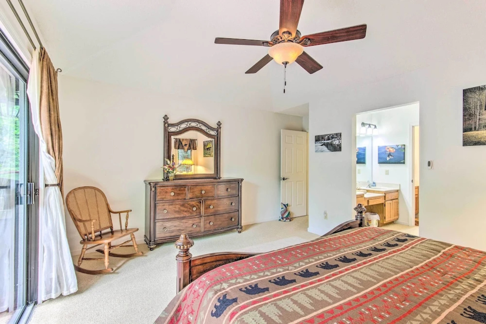 Lake Toxaway Cabin w/ Fire Pit - 1 Mi to Marina