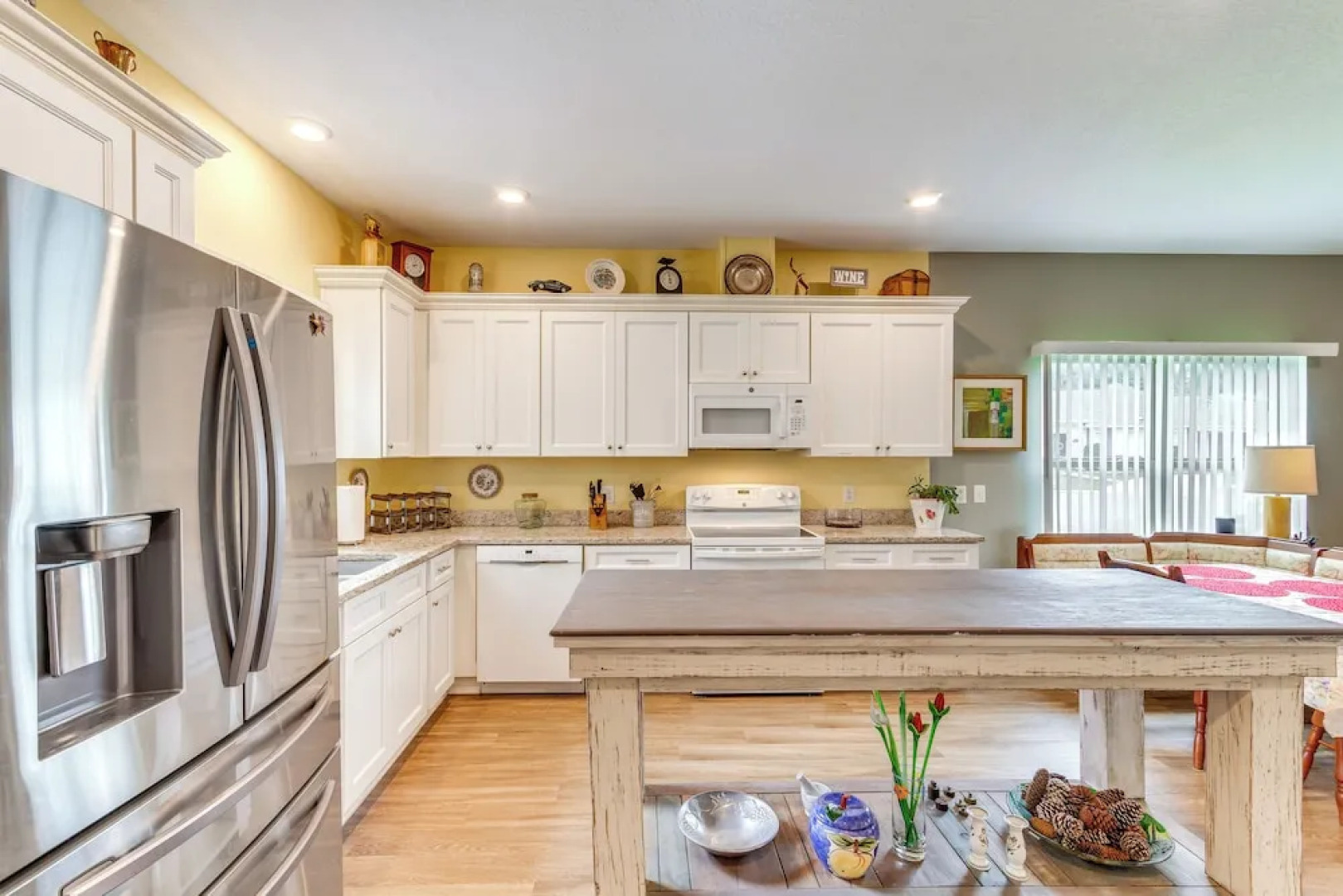 Pet-friendly Pensacola Home ~ 2 Mi to Bruce Beach!