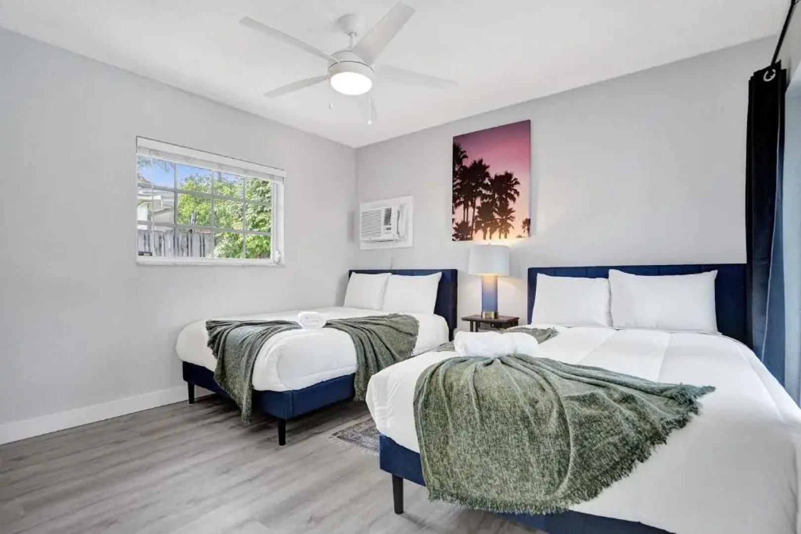 Modern 4bdr Home With Pool By The Beach