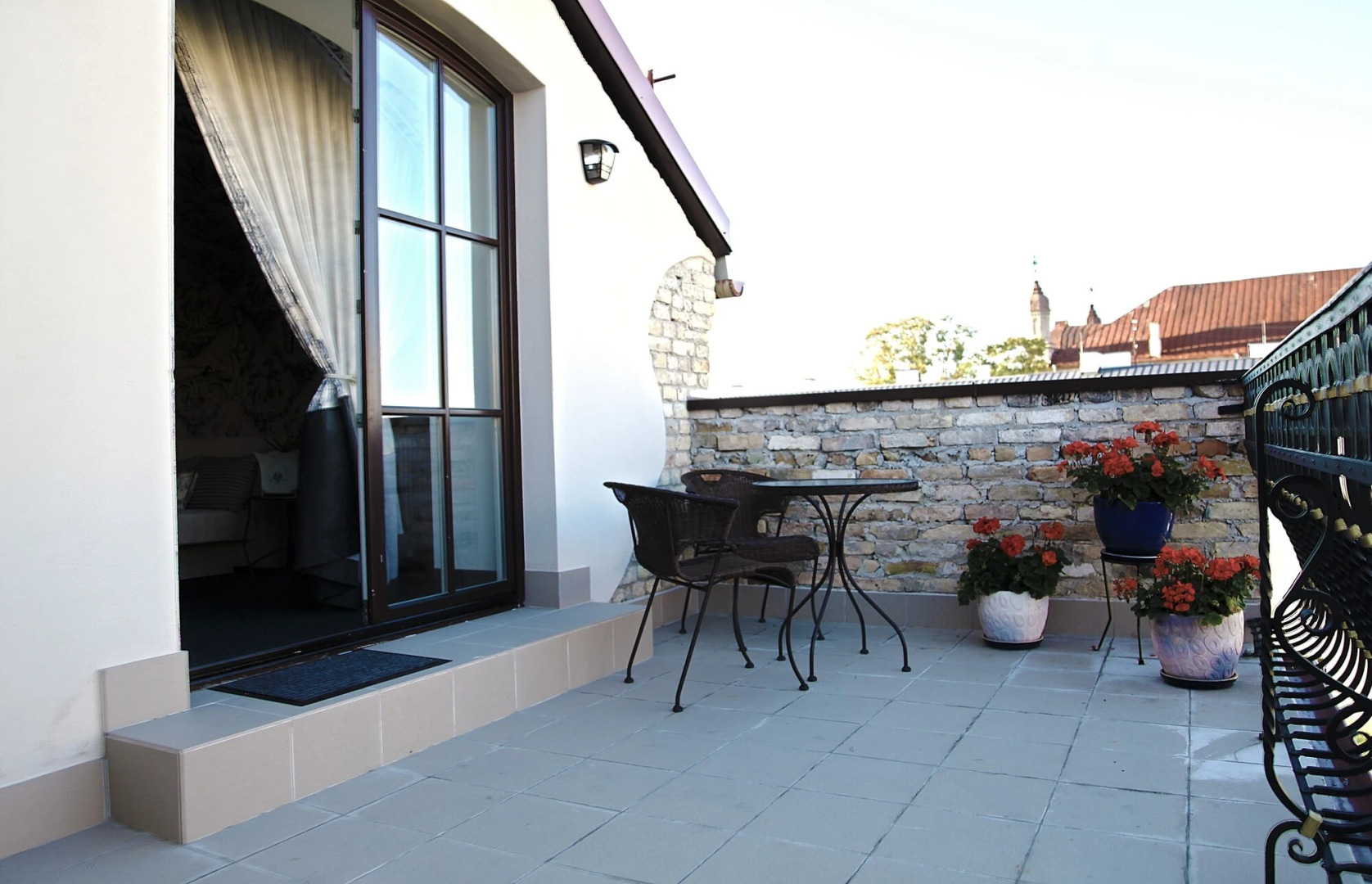 Арт-отель Moon Garden