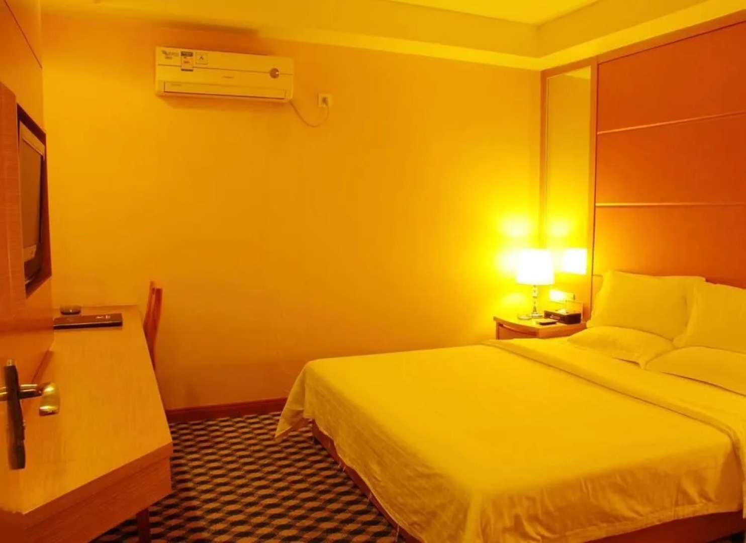 Hong Bao Fashion Hotel(Changan Vanke Wanda)