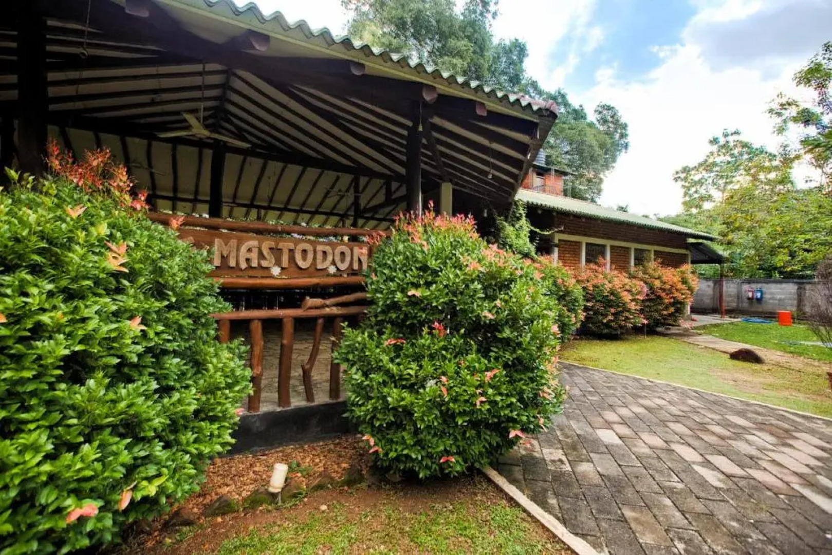 mastodon valley safari resort