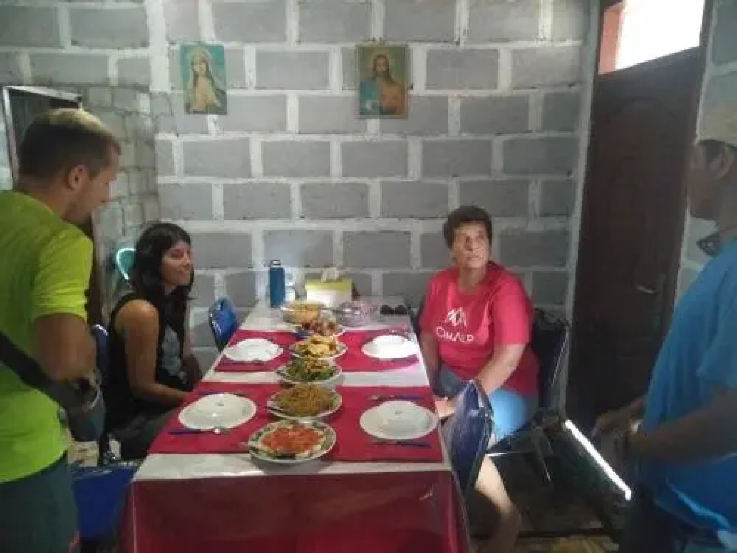 Arnolds Family Homestay