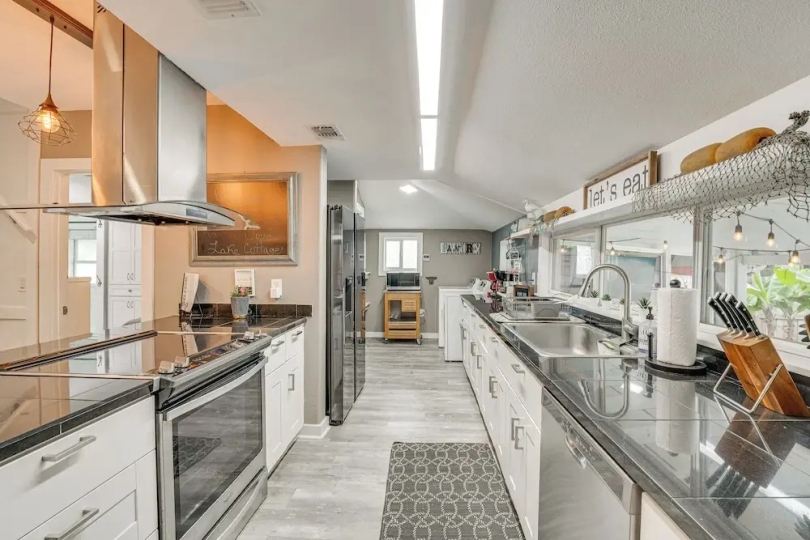 Family Home w/ Private Pool: 24 Mi to Disney!