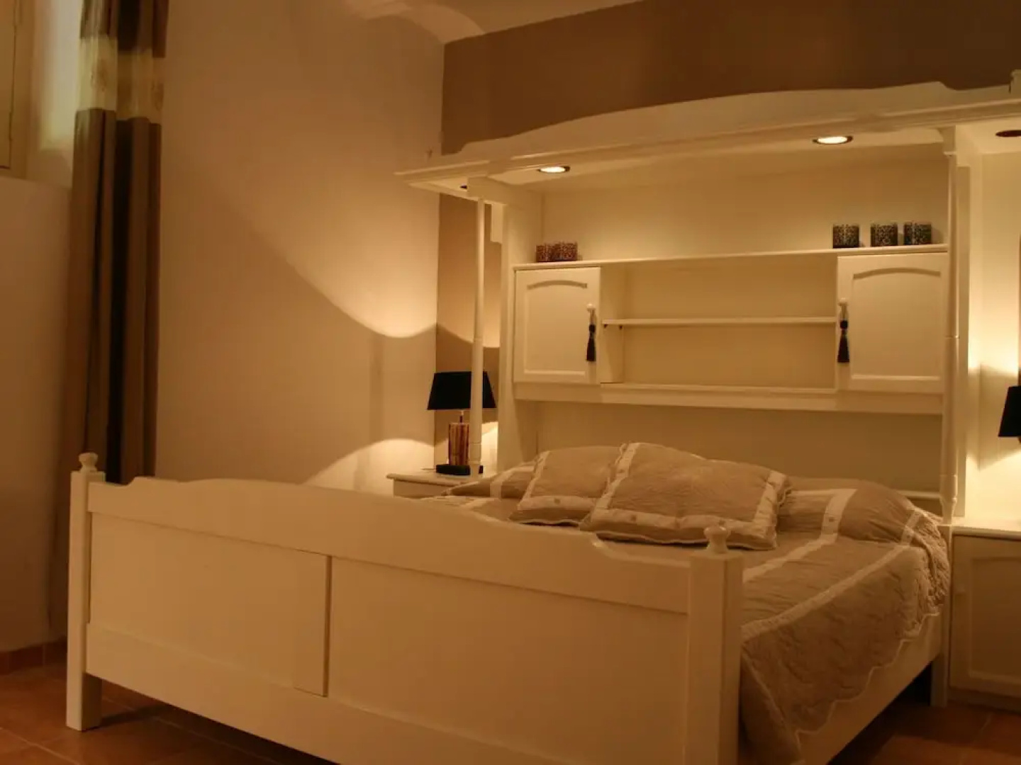 Spacious Villa in Drome with Swimming Pool