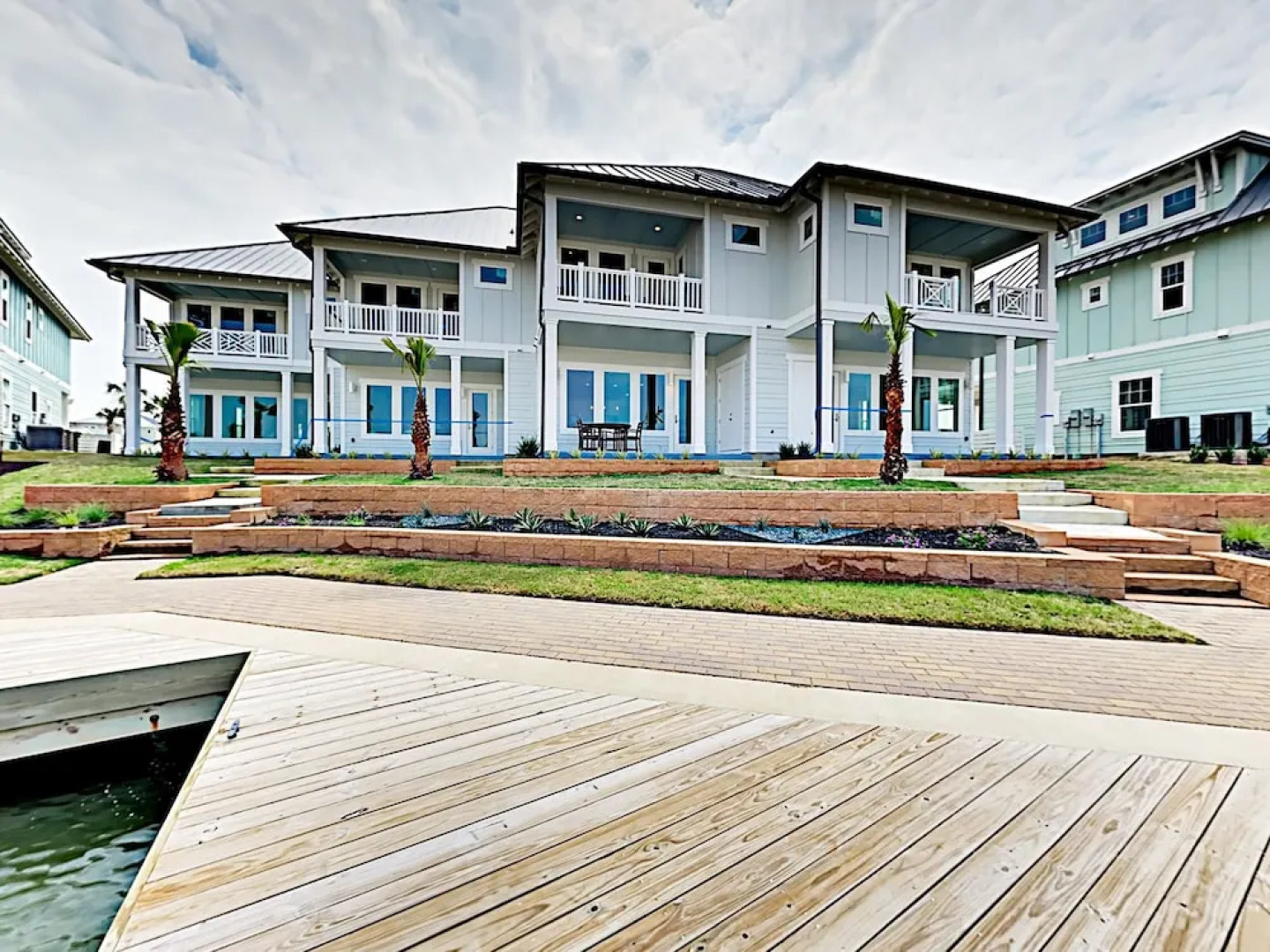 Luxe Waterfront #203 - 2 Br Villa