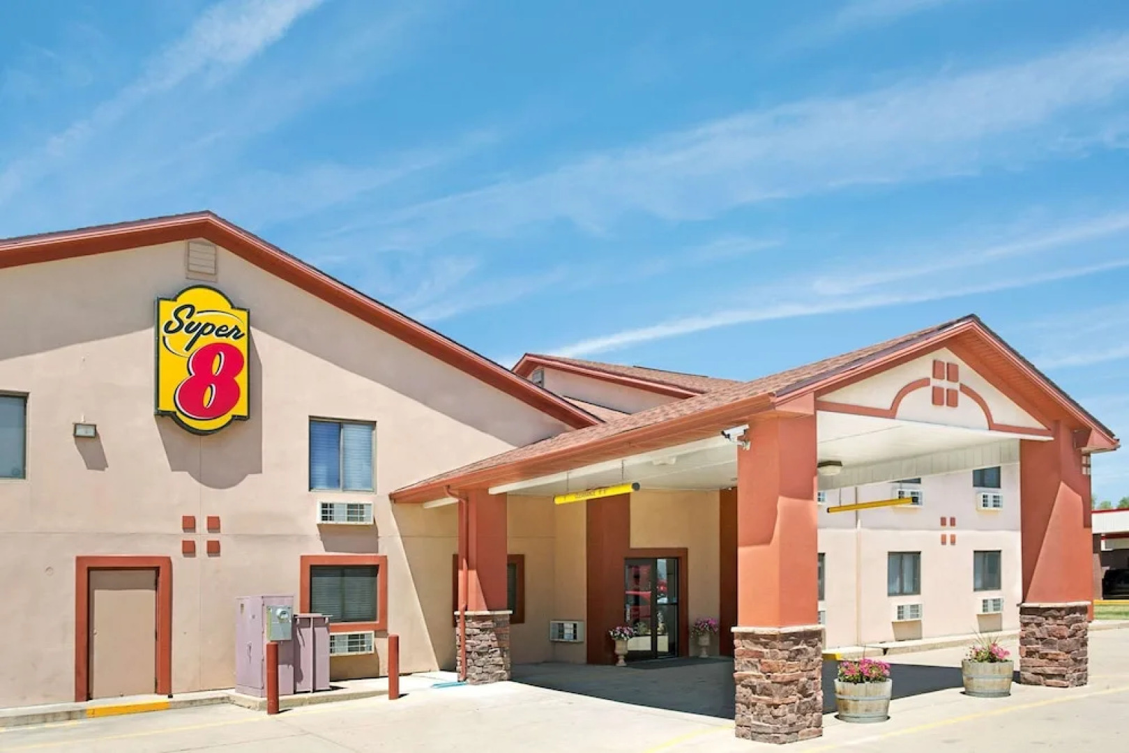 Super 8Longmont/Del Camino