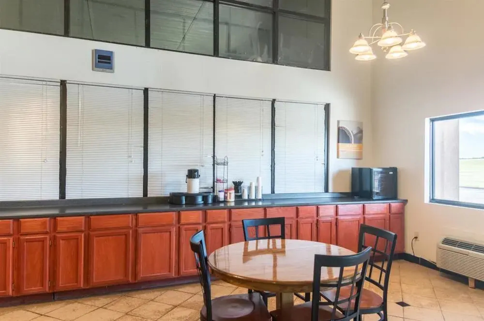 Premiere Inn & Suites