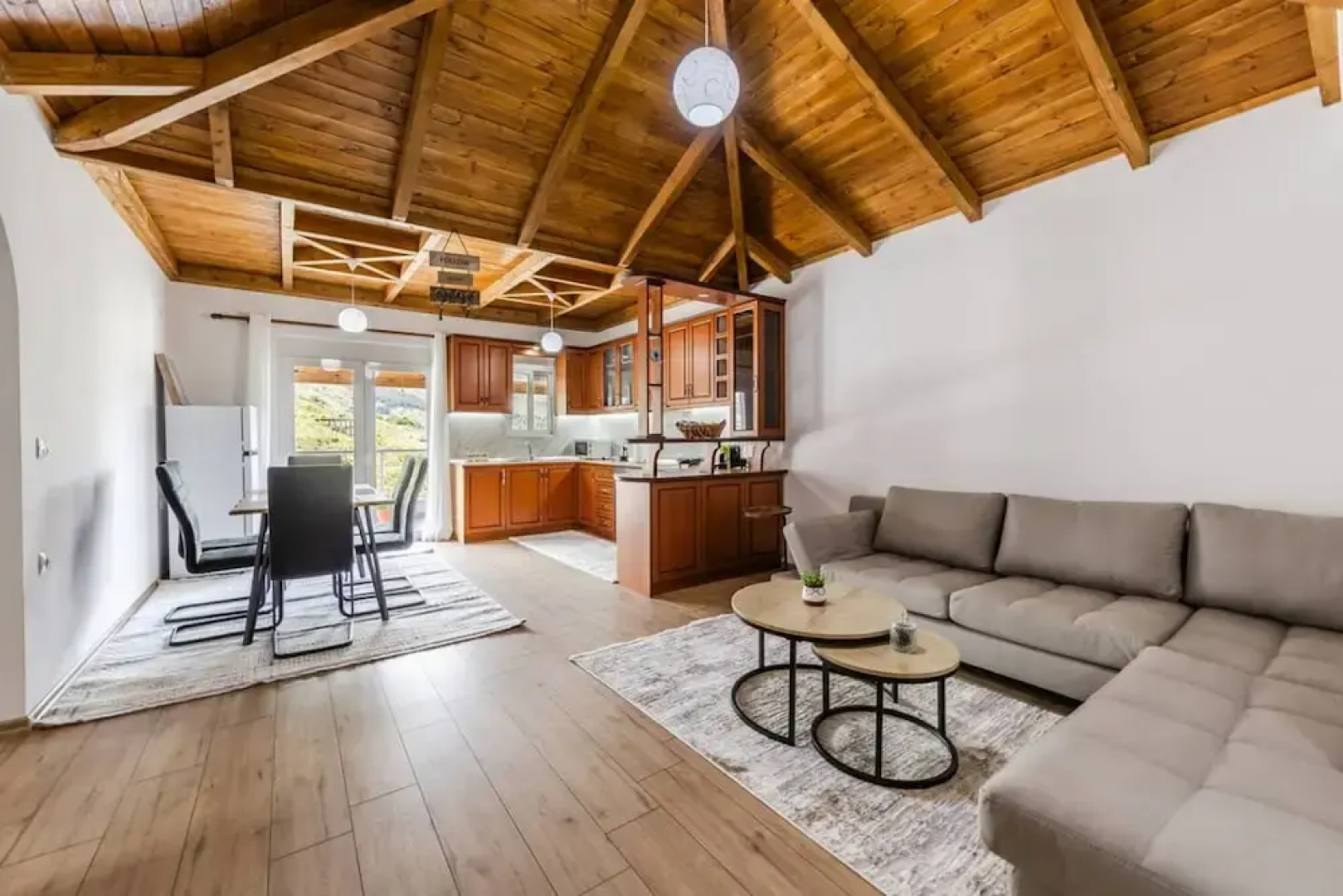 Hillside Apartment Gjirokast r