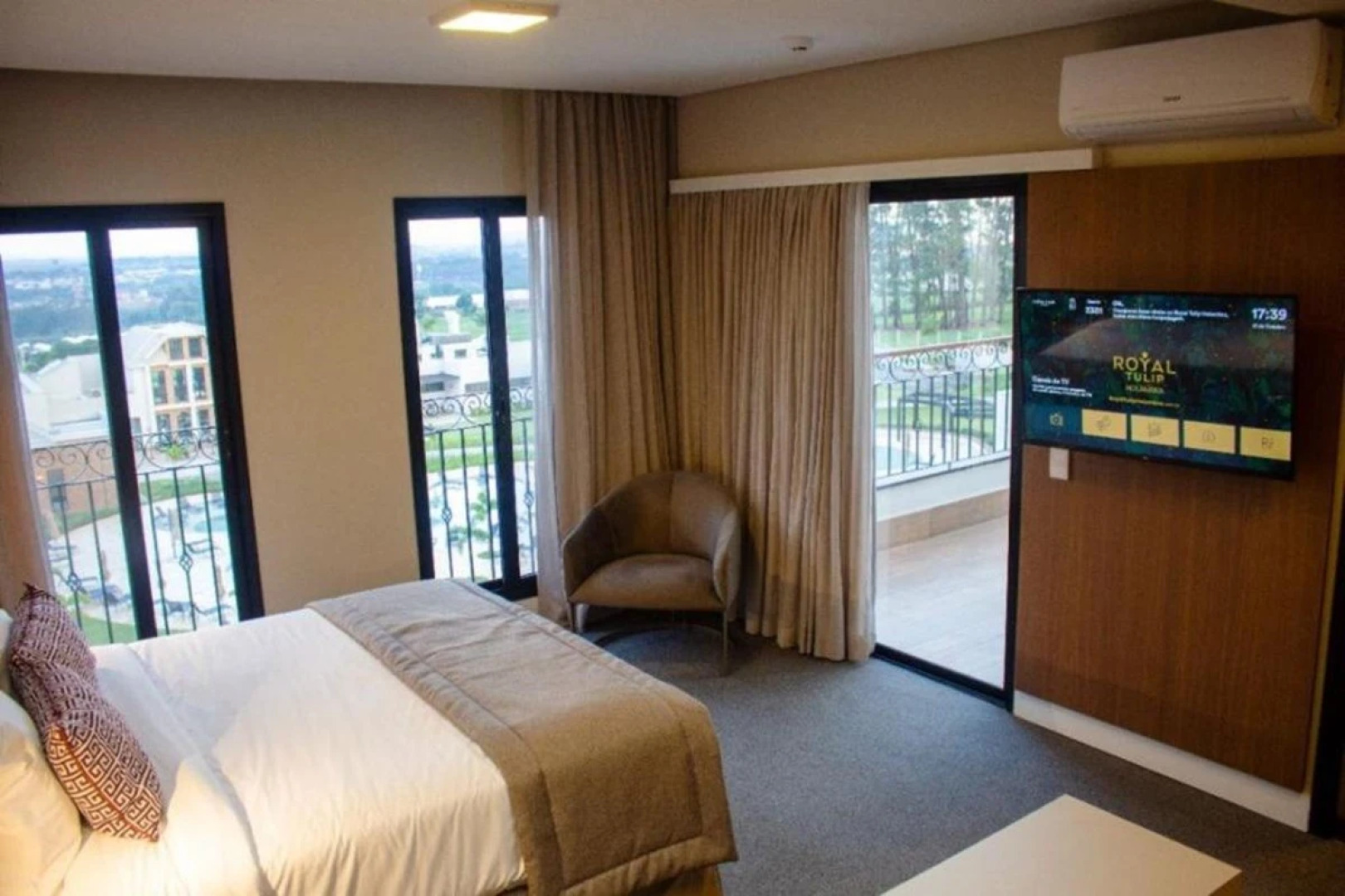 Royal Tulip Holambra