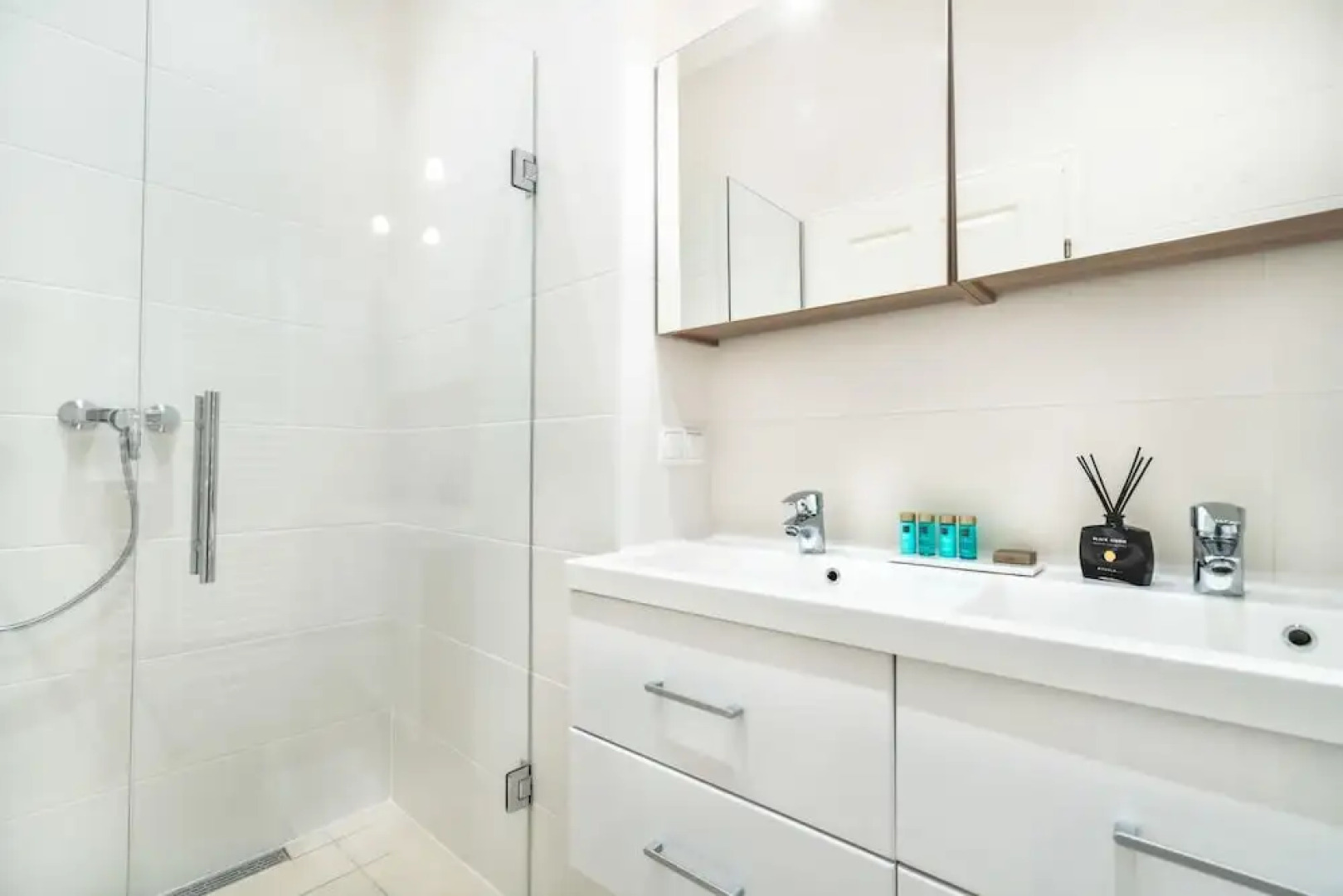 Apartment With Terrace and King Bed in Krems City