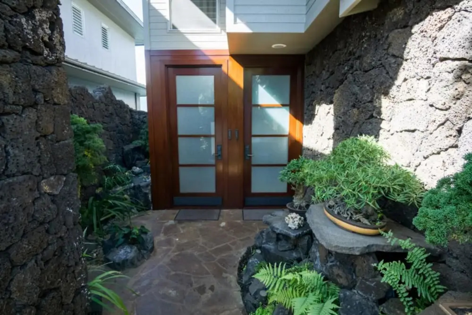 Hale Kipa Perched on the Bluffs