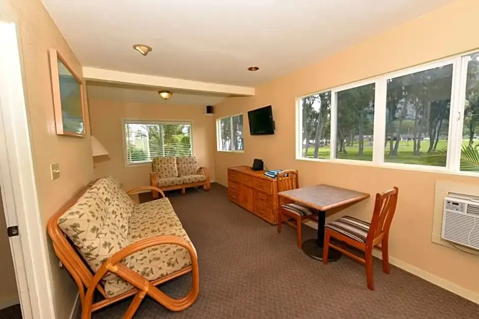 Waimanalo Beach Cottages
