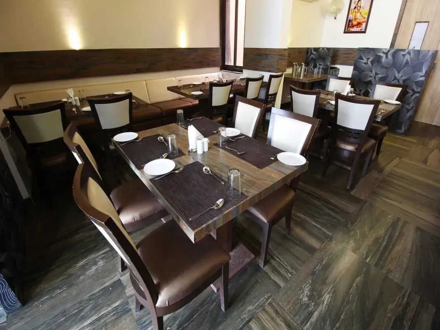 OYO Premium Home Guard Chowk Dwarka