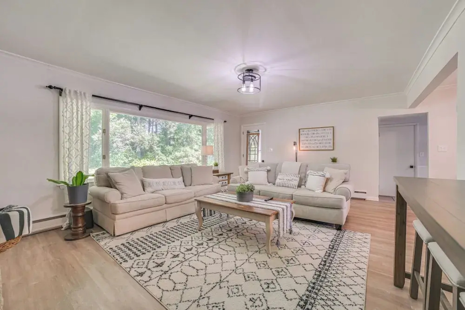 Gaylord Family Home: Walk to Shops & Restaurants!