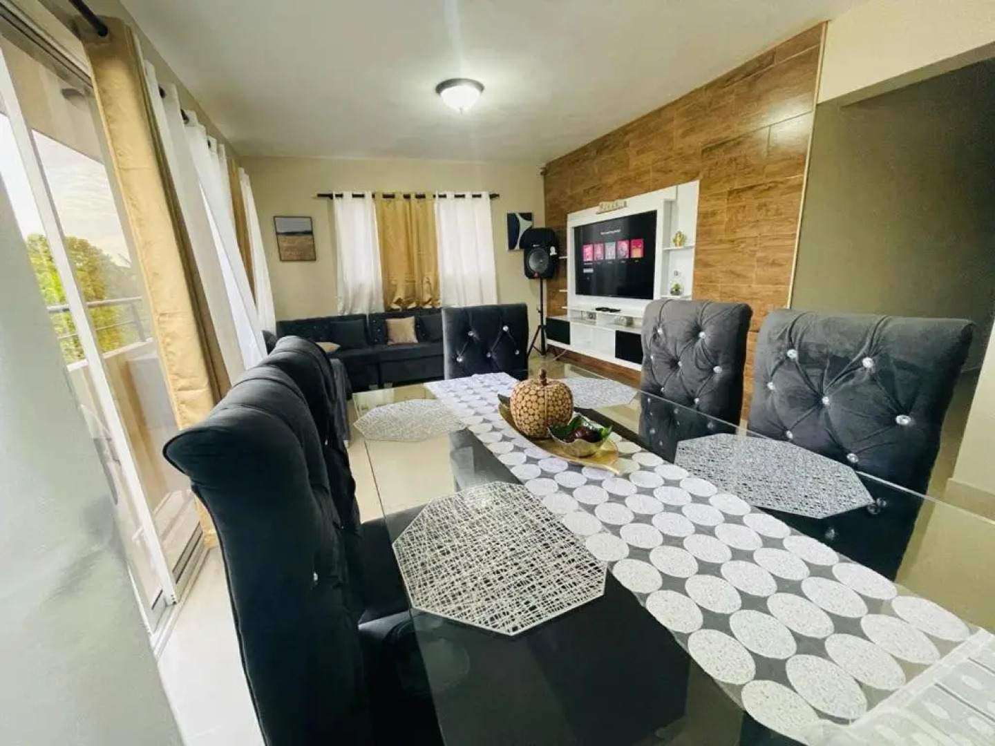 Condo 3 Bd Apt, Internet,2 Parqueo,lavadora,ac