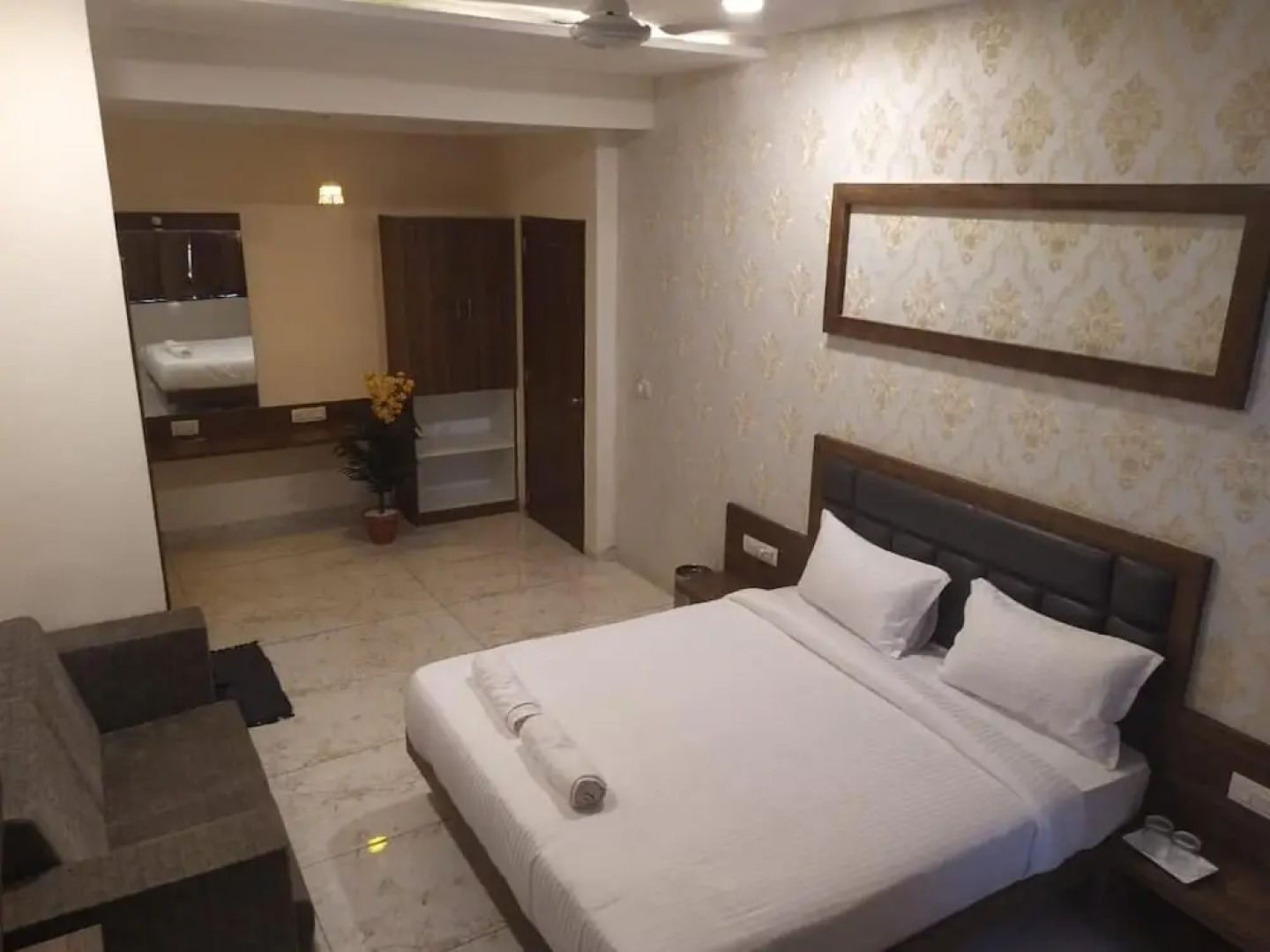 Hotel Krishna Palace