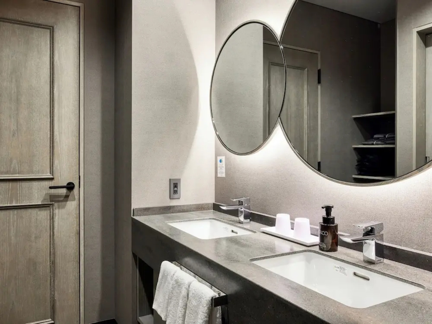 IN THE LIBRARY hotel and books TOKOROZAWA