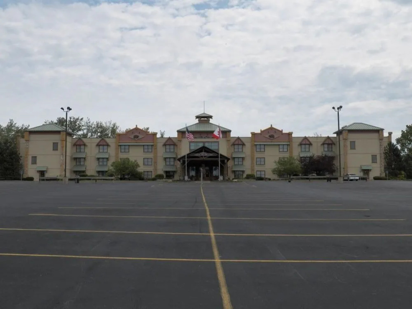 Darien Lake Lodge on the Lake