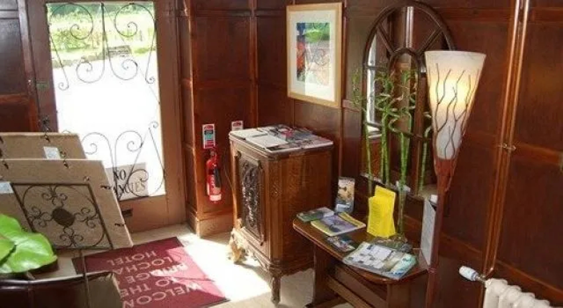 The Bridge Of Lochay Hotel