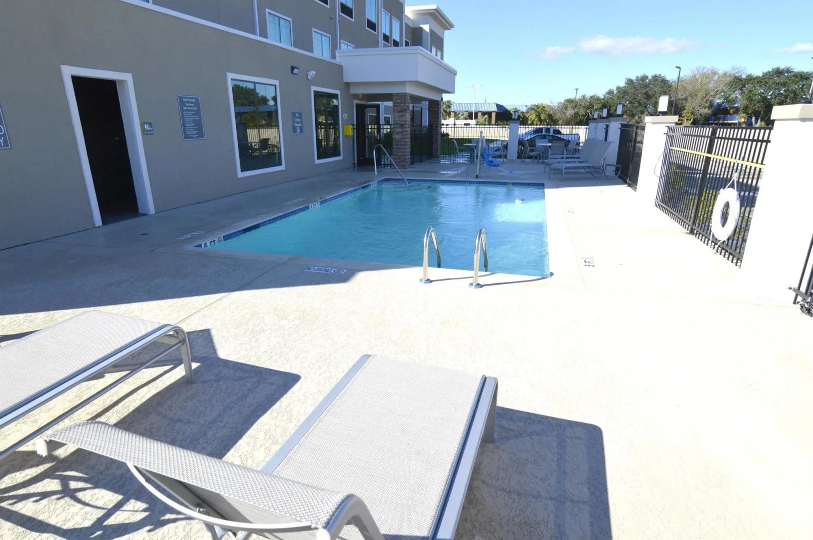 Best Western Plus Bay City Inn & Suites