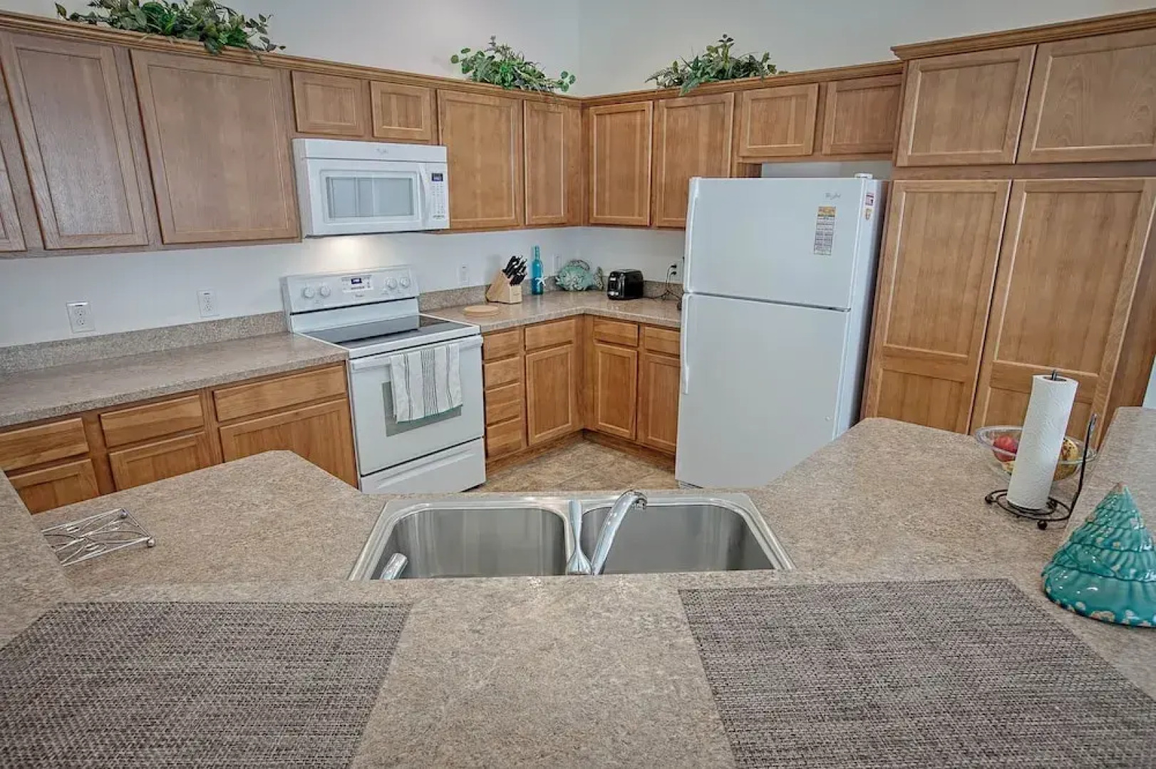 Waterbury Place Home 3 Bedroom by The VIR Group