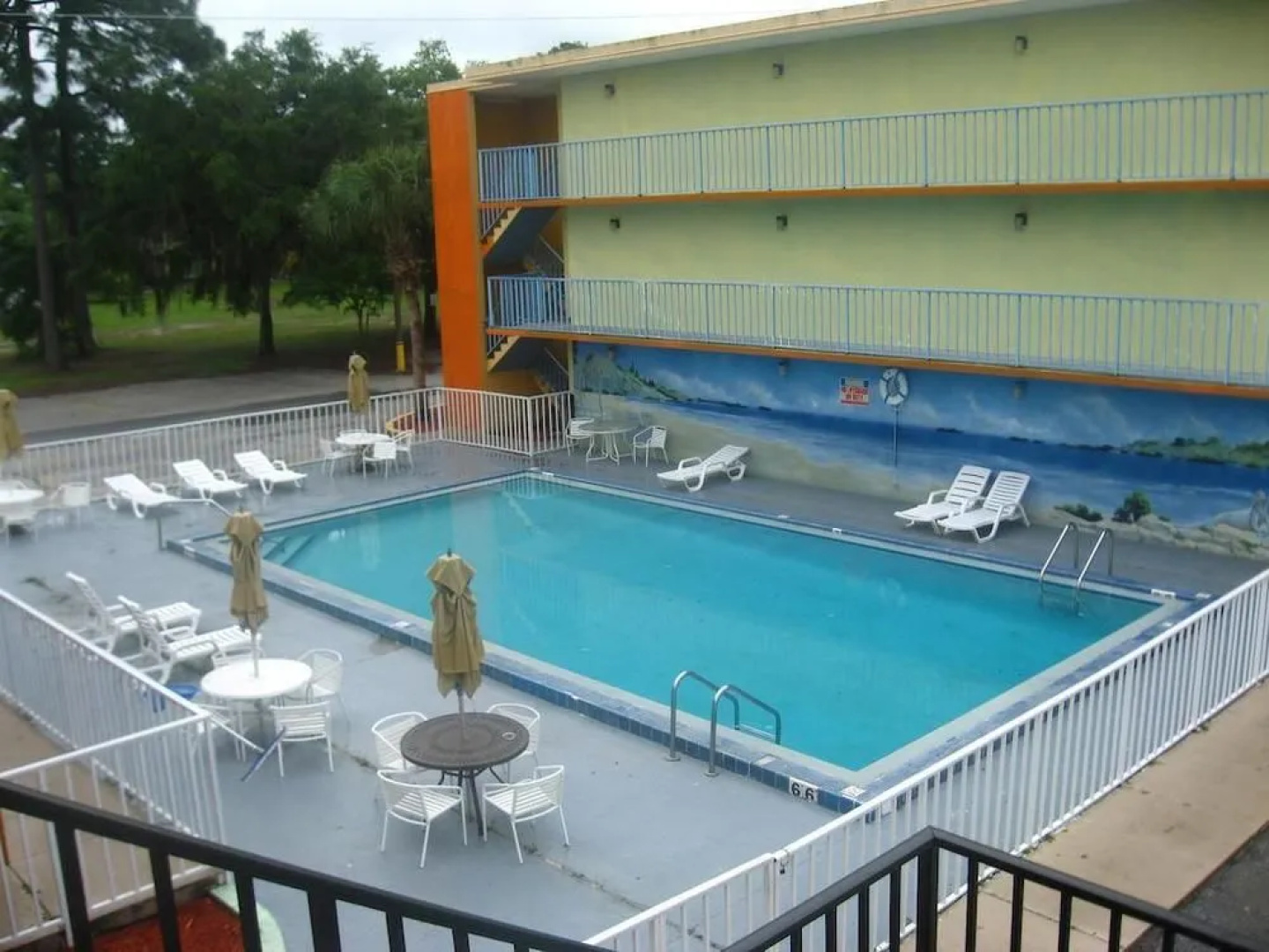Lake Cecile Inn and Suites