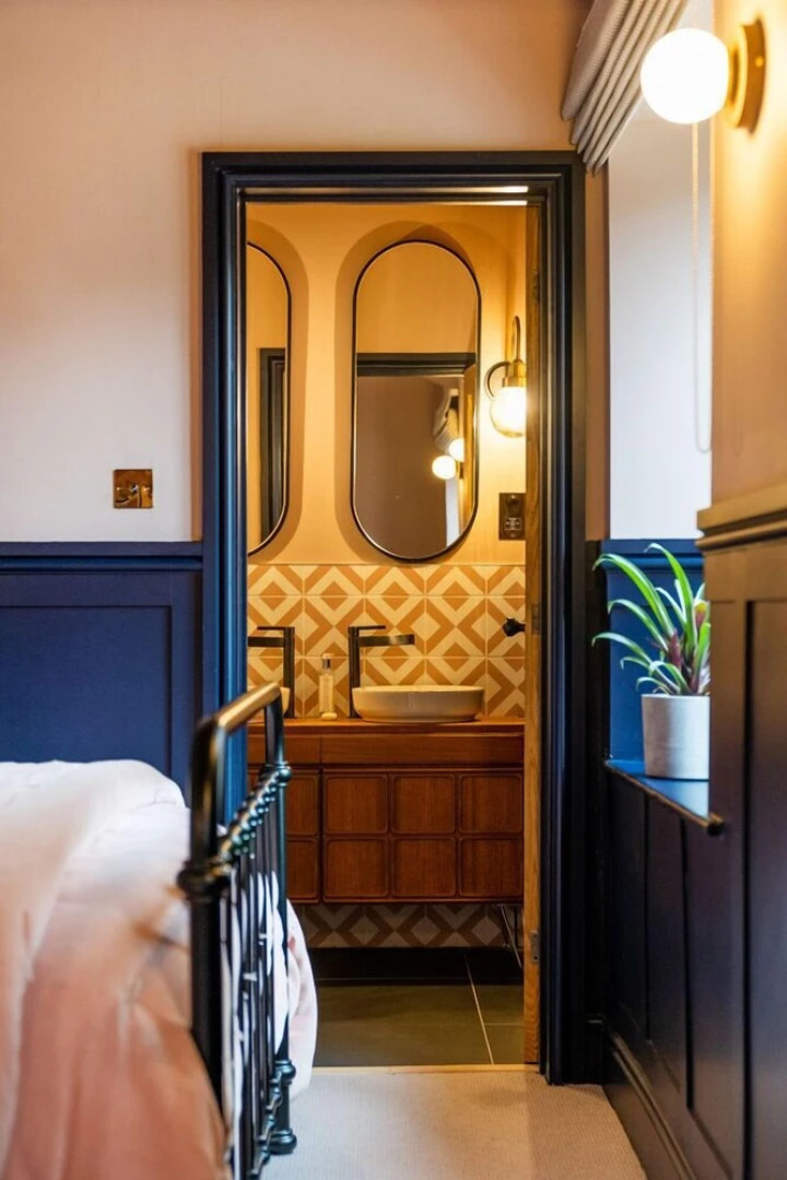 The Queen's Chew Magna