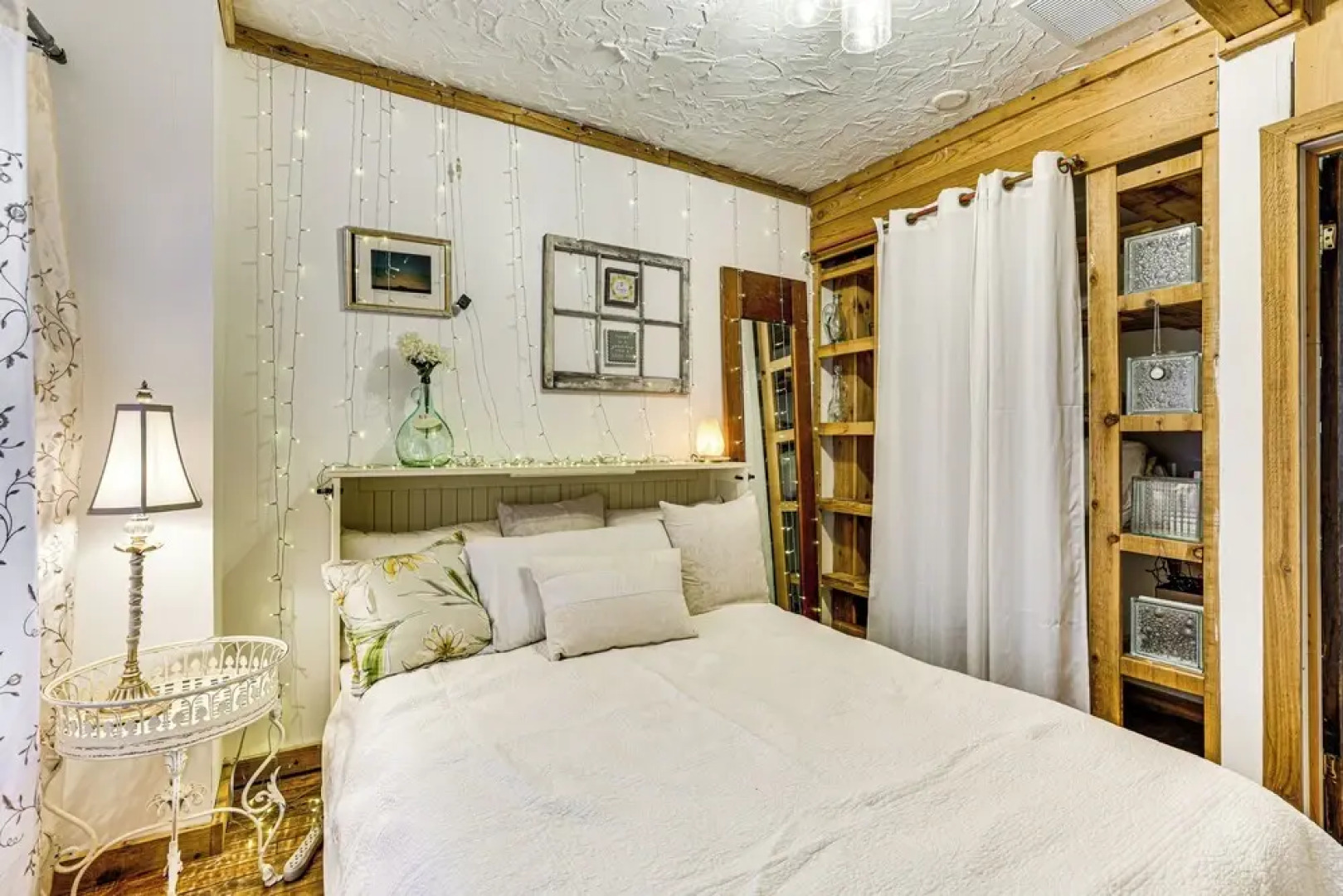 Walk to Downtown: Eclectic Wisconsin Dells Home