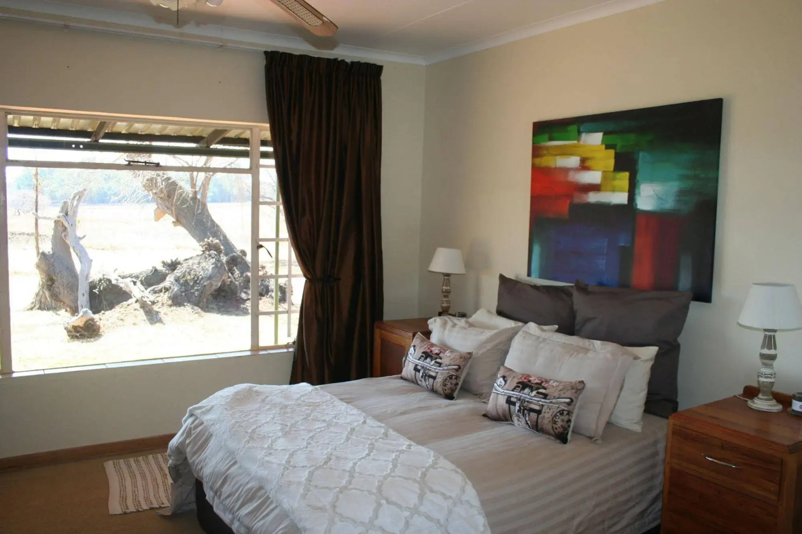 High Side Tavern and Planters Lodge