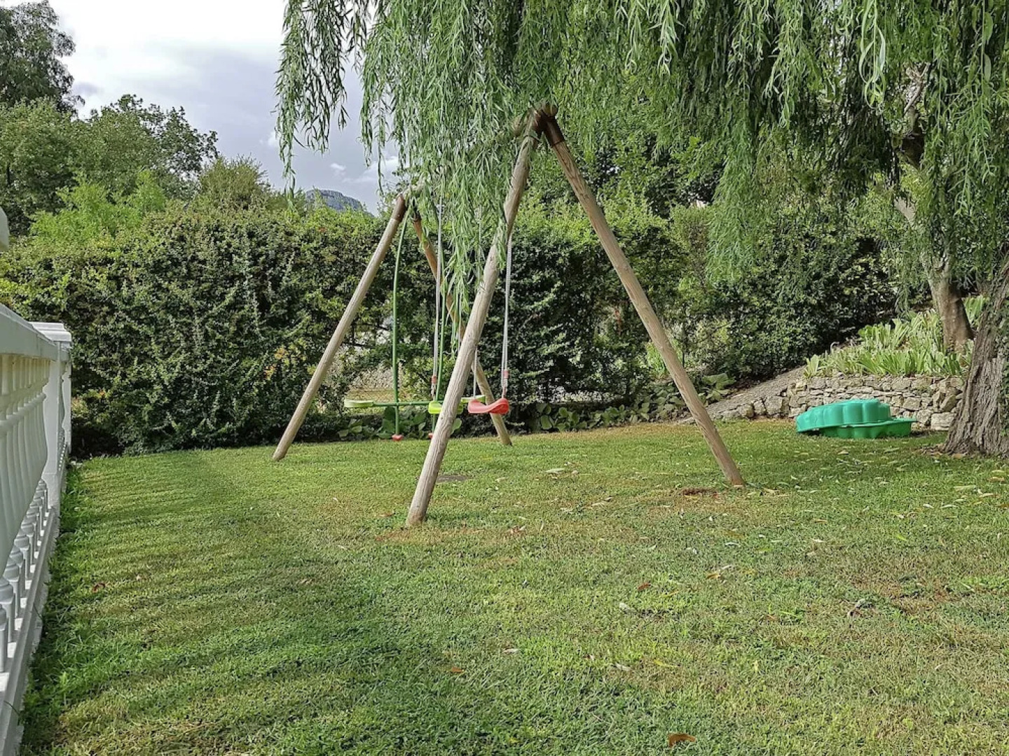 Stately Villa in La Gaude With Relaxation Area and Pool