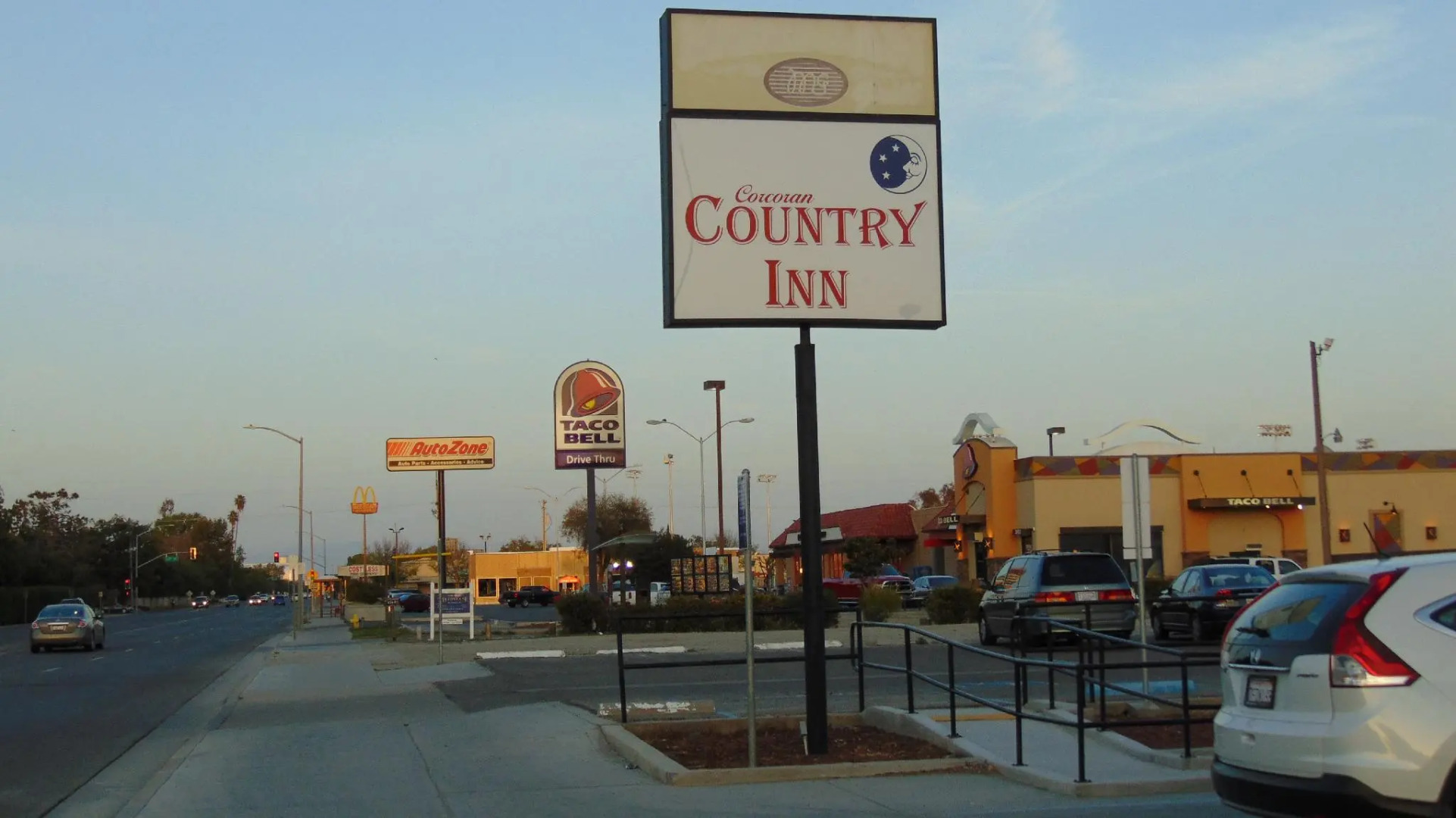 Corcoran Country Inn
