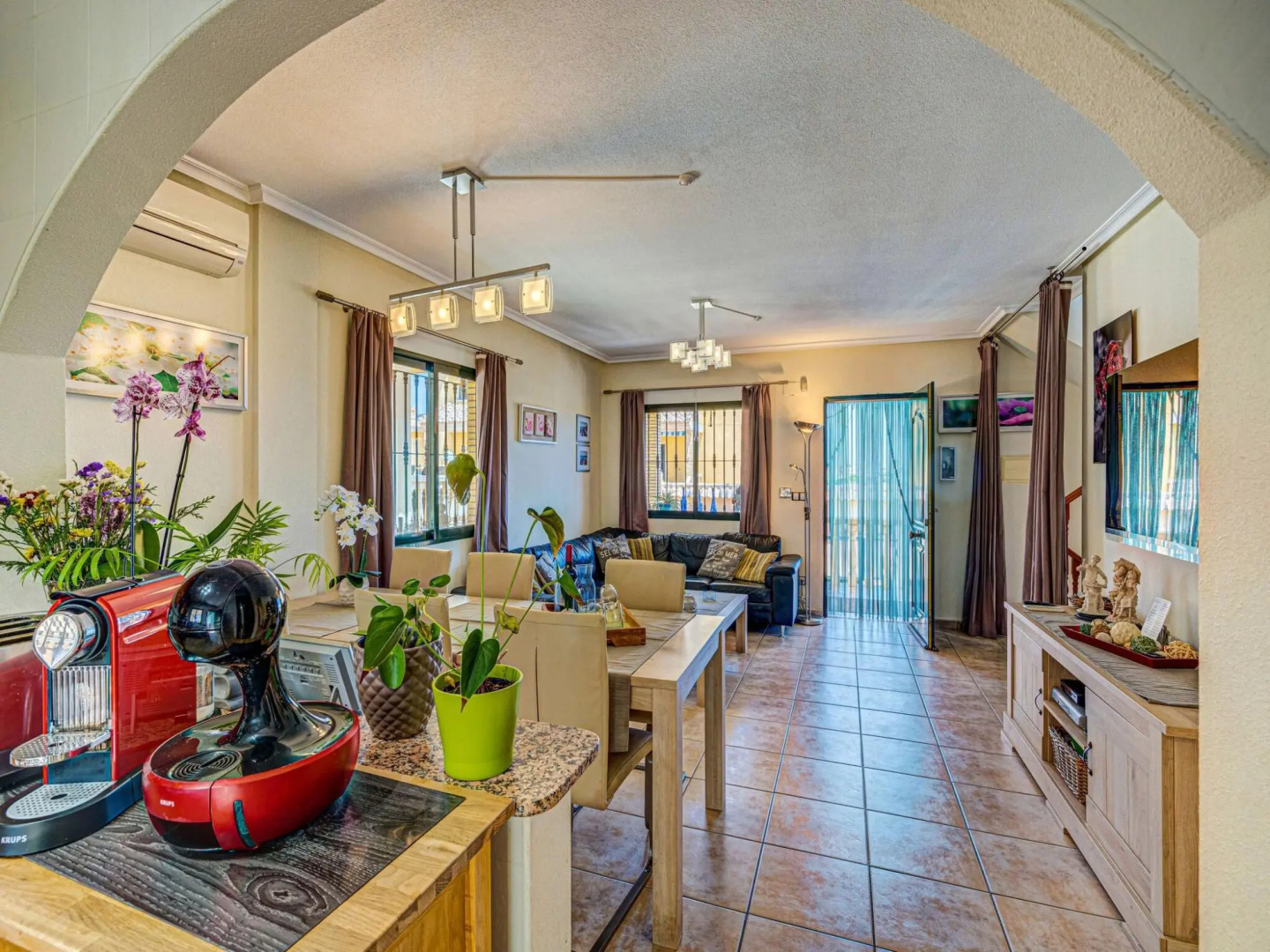 Inviting Holiday Home in Orihuela with Garden