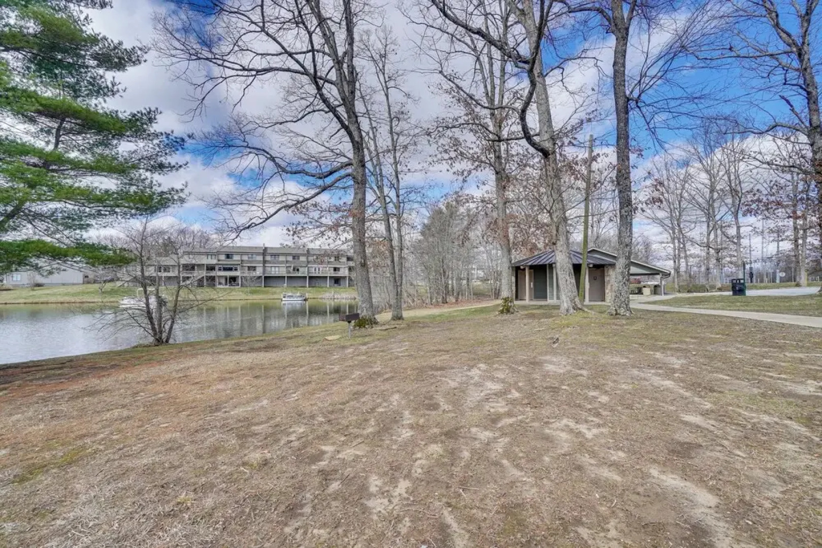 Pet-friendly Crossville Resort Condo: Golf & Swim!