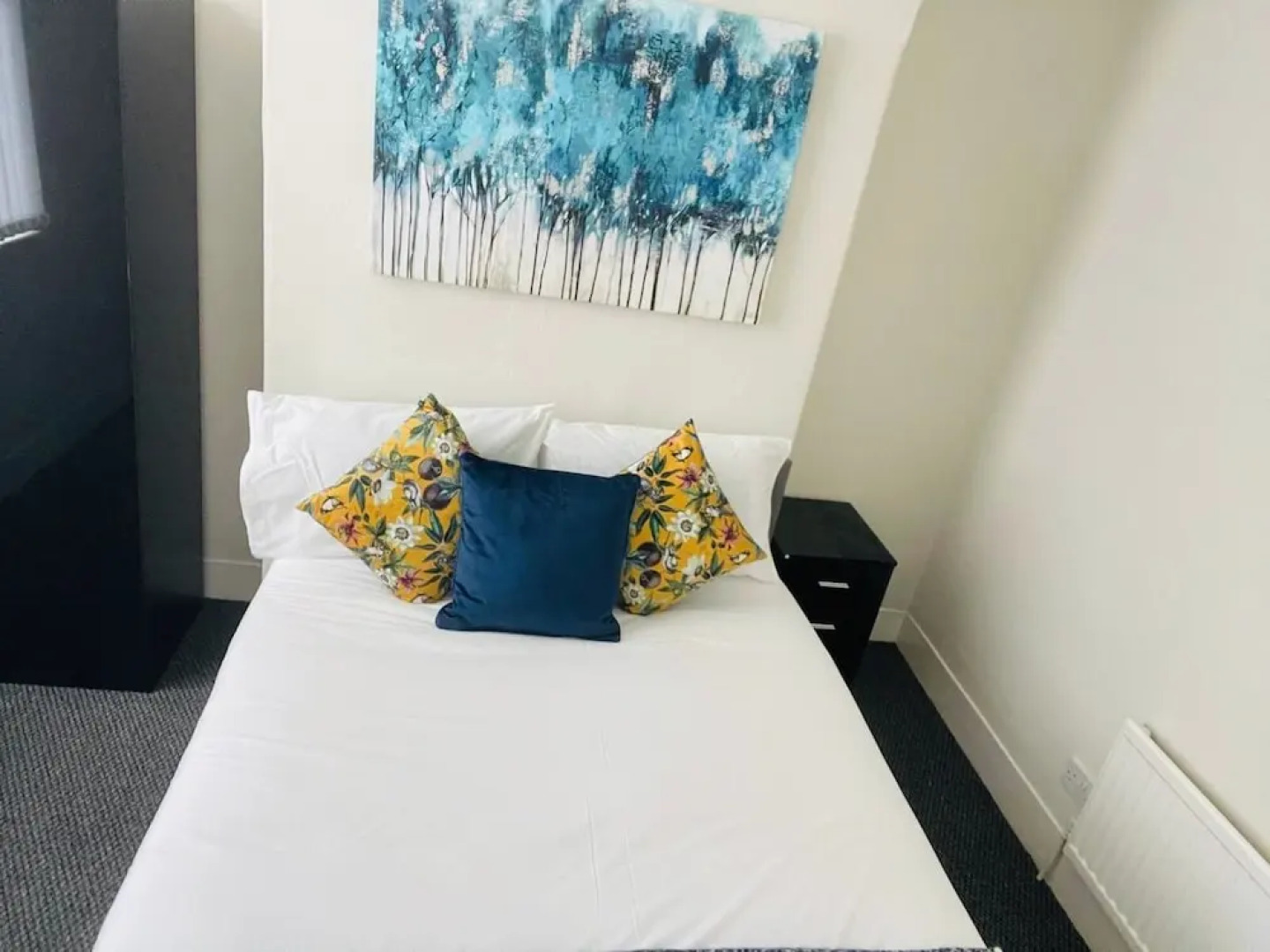 Remarkable 4-bed House in Bootle, Liverpool