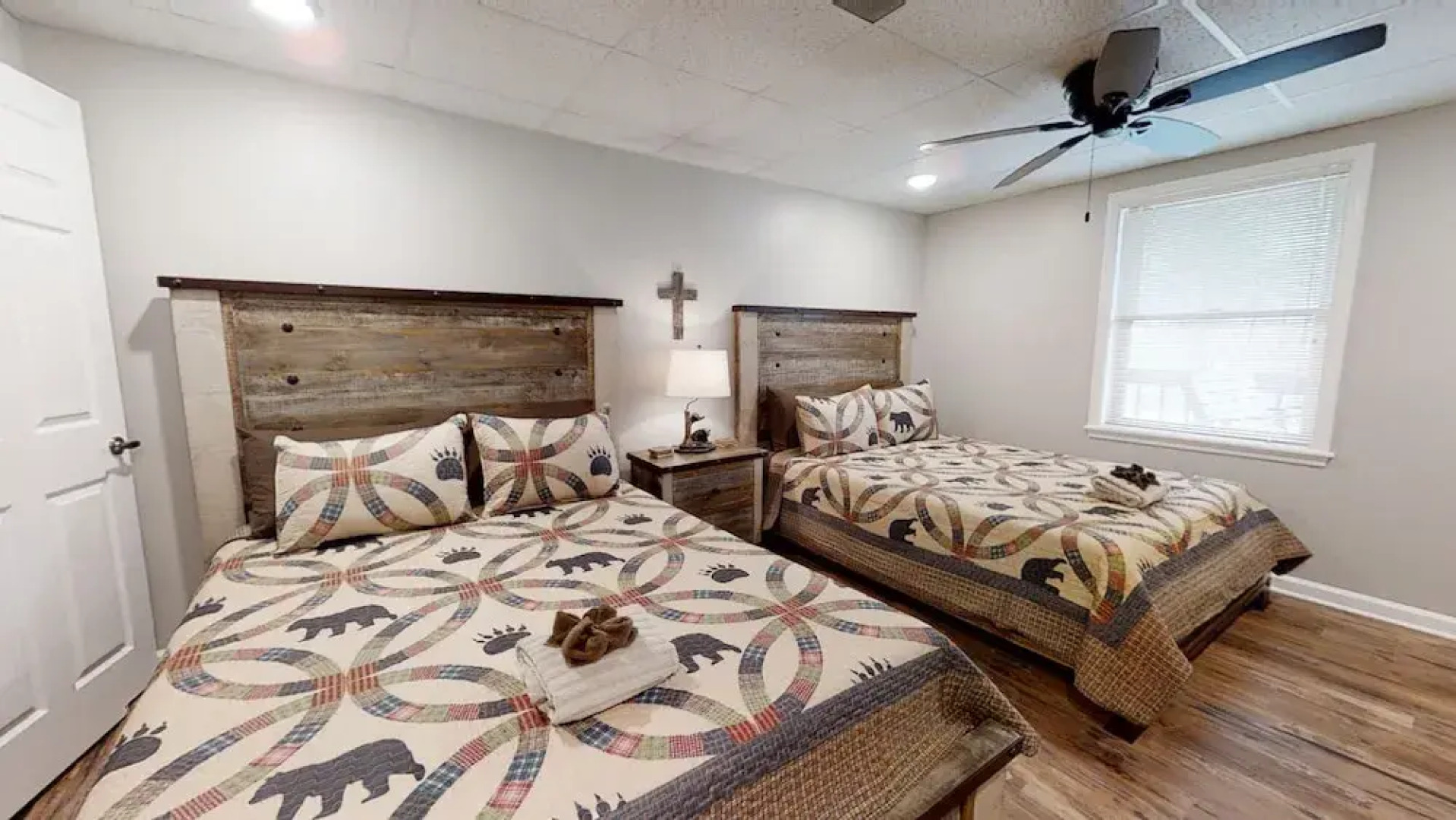 Cove Mountain Rest 3 Bedroom Home by RedAwning