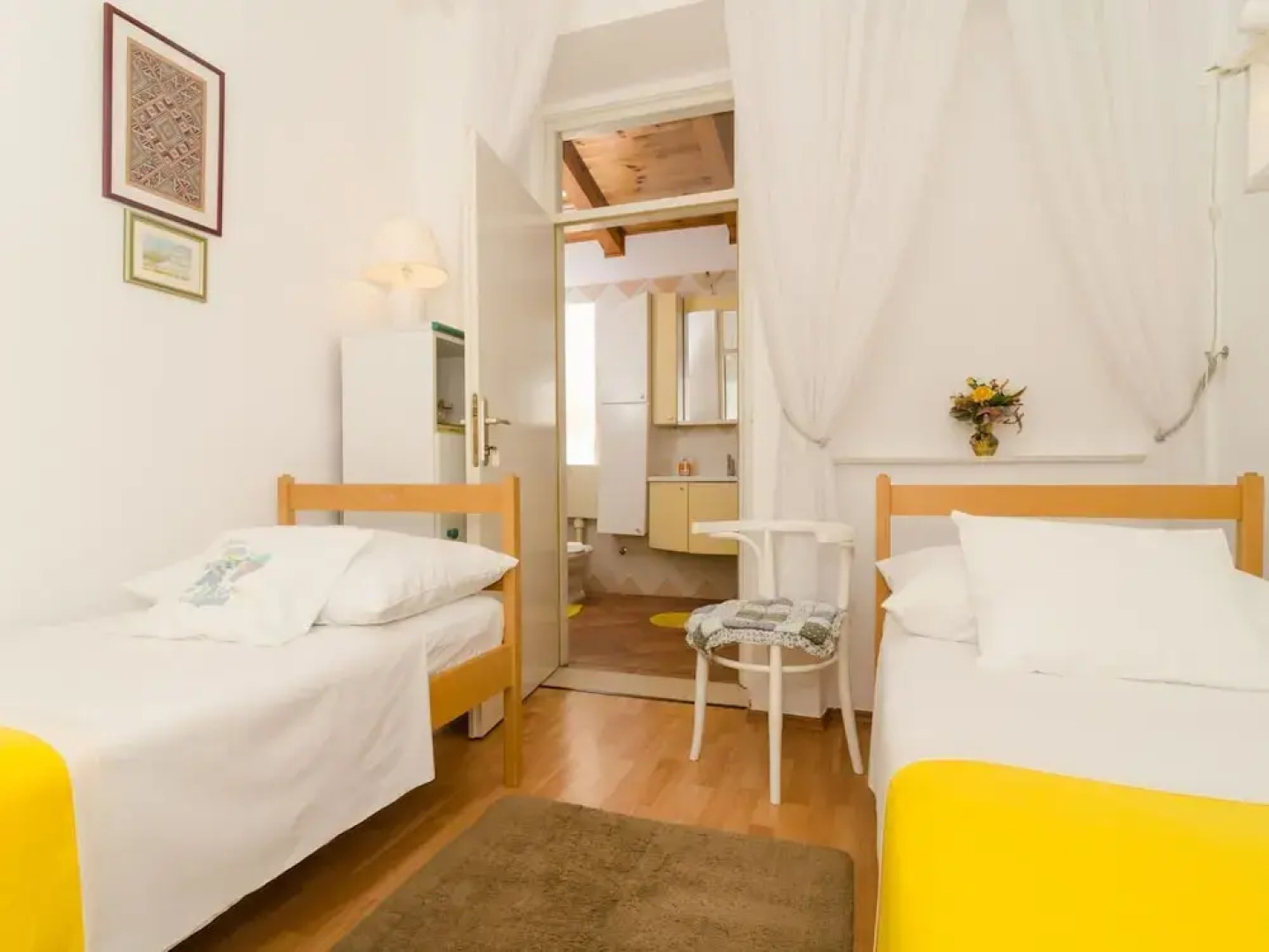 Holiday Home Gemma - Four Bedroom Holiday Home With Terrace and Swimming Pool