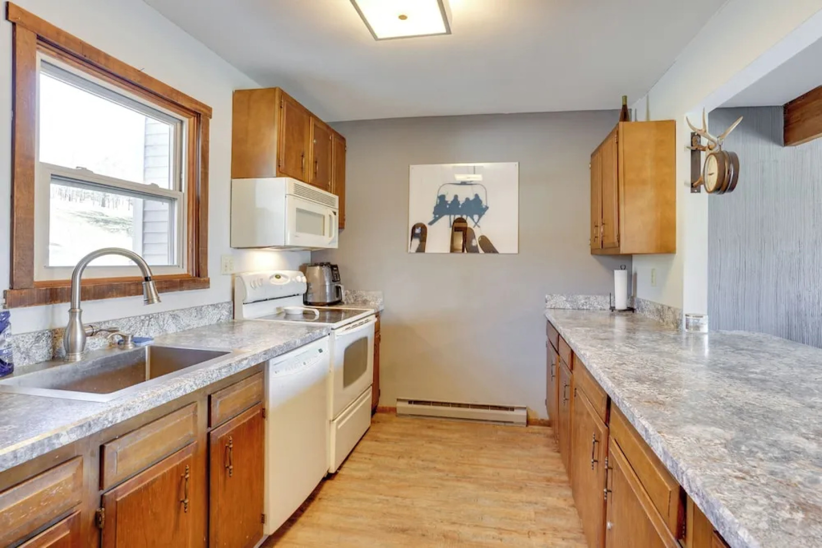 Charming Townhome - Walk to Greek Peak Mountain!