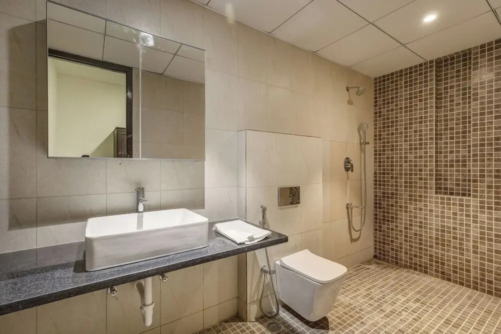 Royal County Villa by Stayjade