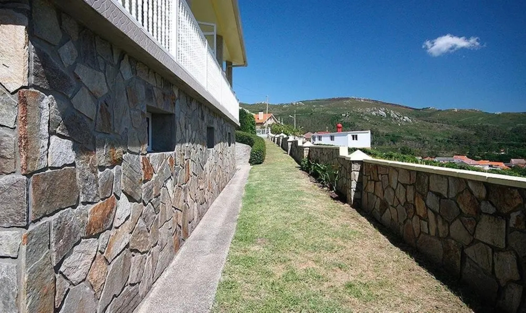 Apartment in Larino A Coruna 102060