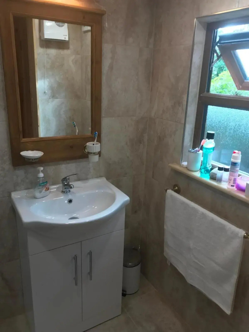 Cosy Countryside Log Cabin