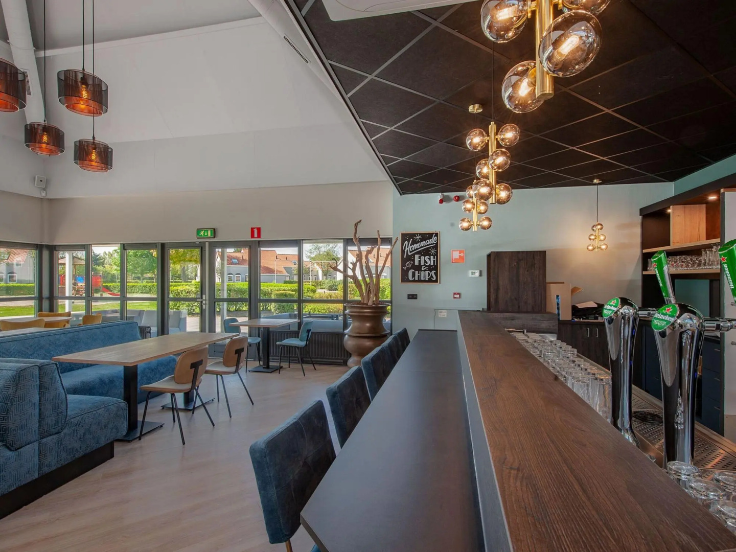 Restyled Bungalow With Dishwasher, Near the Beach