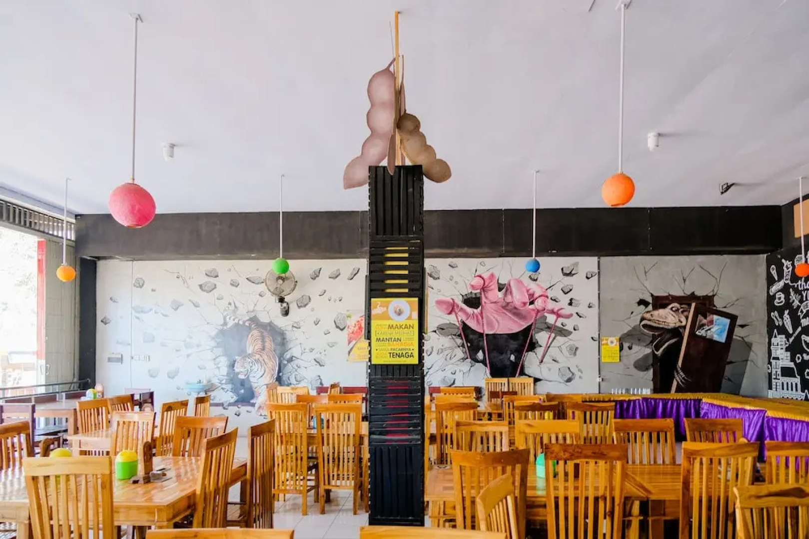 Asembagus Family by OYO Rooms