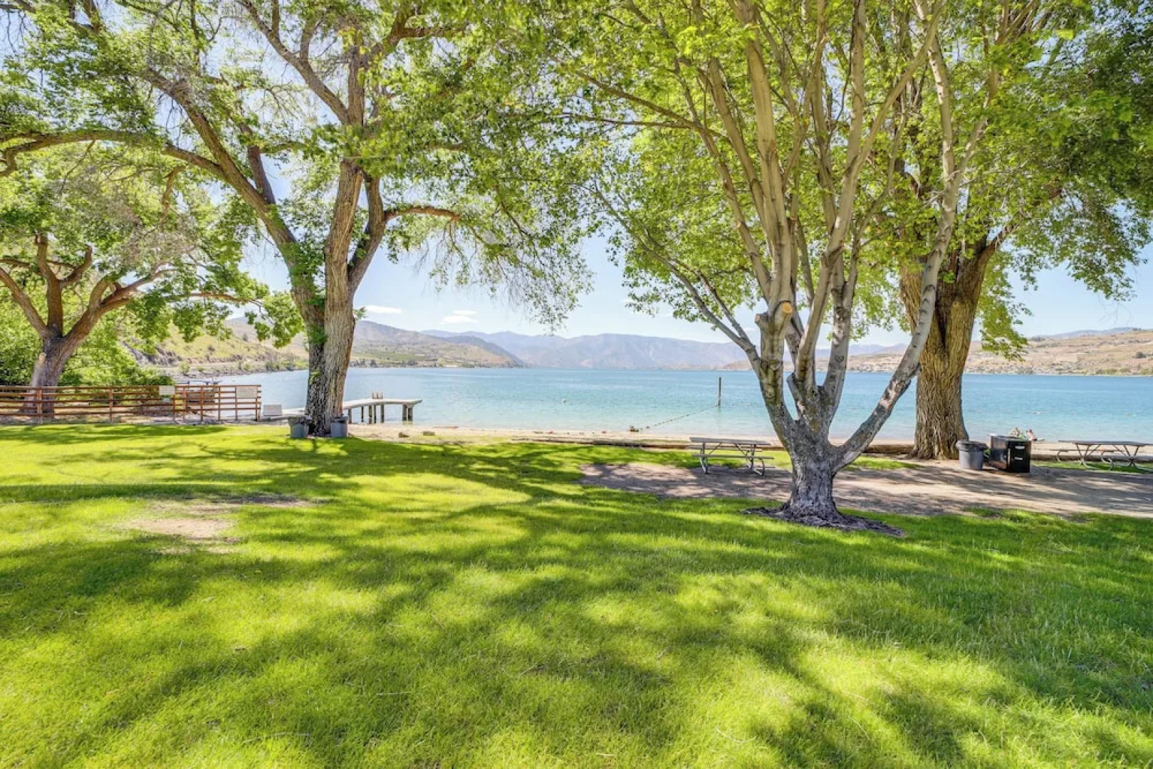 Resort Getaway on Lake Chelan: Pool + Beach Access