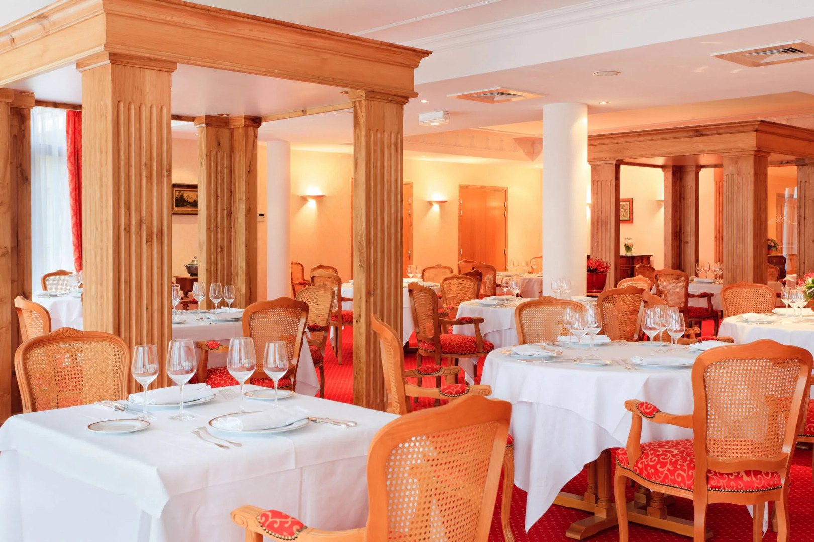 Médicis Burgundy Home