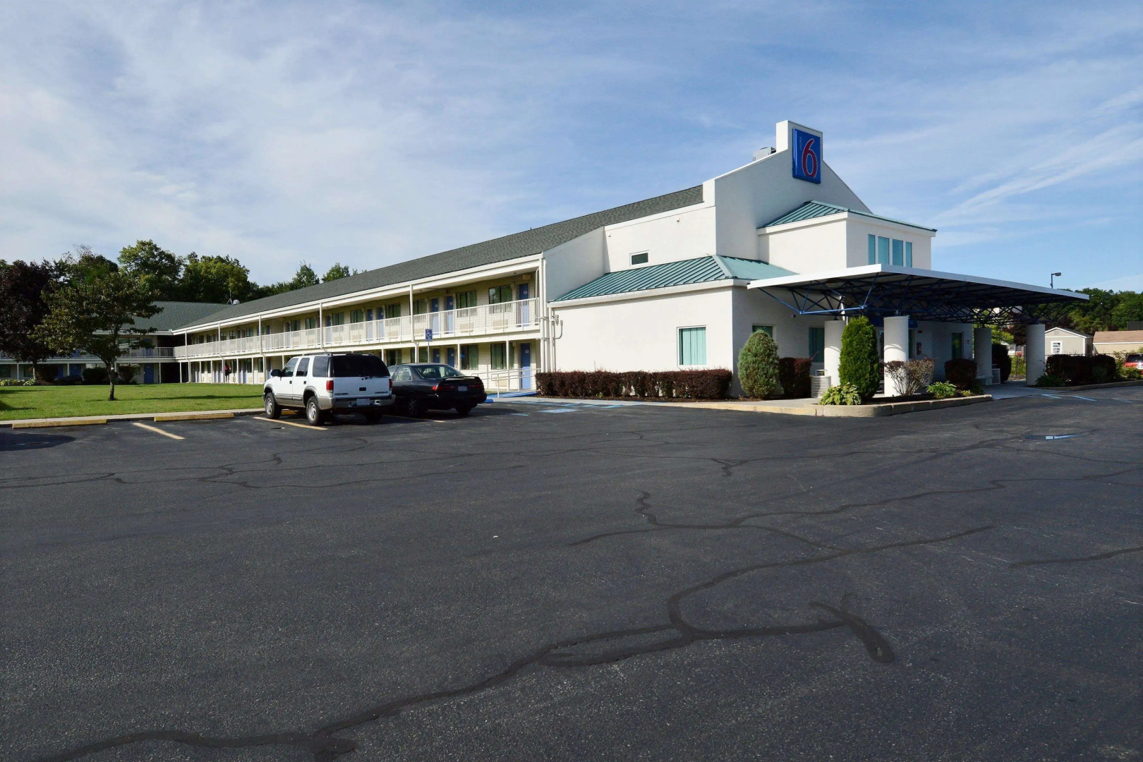 Motel 6 Tewksbury, MA - Boston